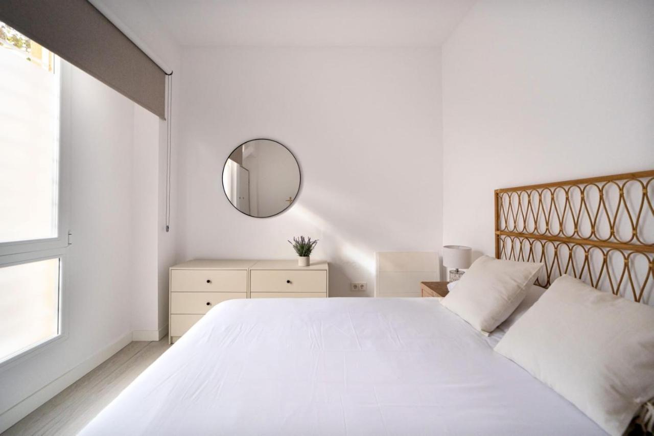 Avenida De Asturias Apartment B — Photos 2